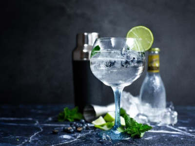 Negroni, Limoncello Spritz a Gin Prosecco: recepty na nové letní drinky