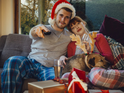 SNOUBENÍ VÍNA A TELEVIZE: Nejlepší vína k nejlepším vánočním filmům